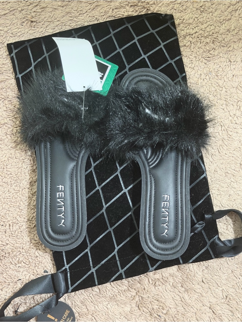 Puma x Fenty chic fur slides black NWT size 7